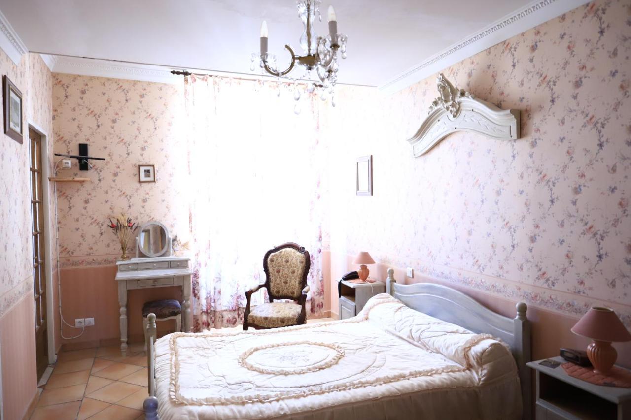 Le Baldaquin Bed & Breakfast มูสติเยร์-แซ็งต์-มารี ภายนอก รูปภาพ