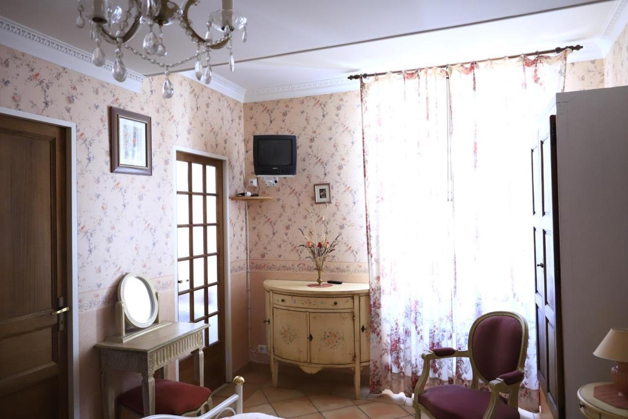 Le Baldaquin Bed & Breakfast มูสติเยร์-แซ็งต์-มารี ภายนอก รูปภาพ
